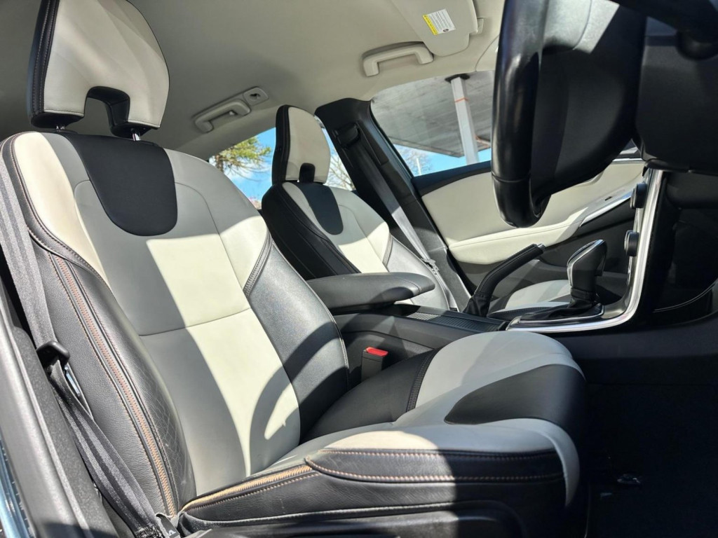 VOLVO V40 CROSS COUNTRY