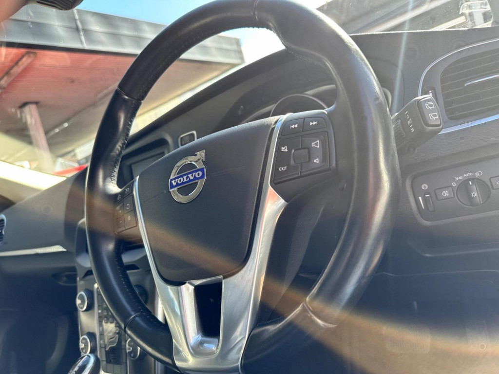 VOLVO V40 CROSS COUNTRY