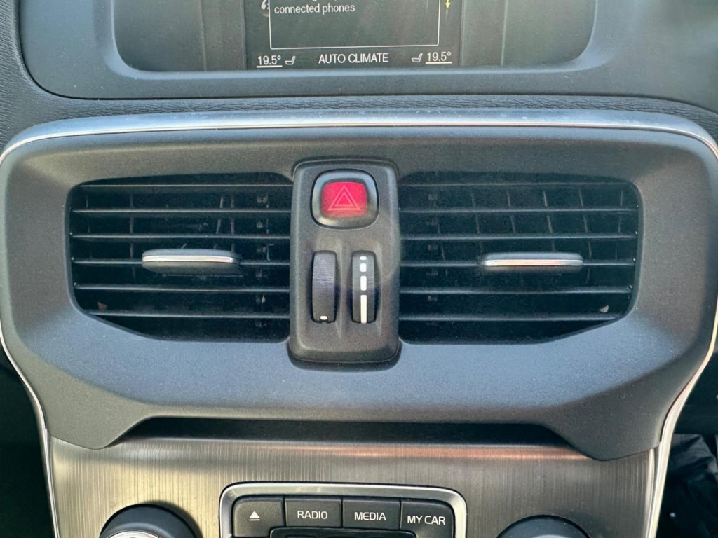 VOLVO V40 CROSS COUNTRY