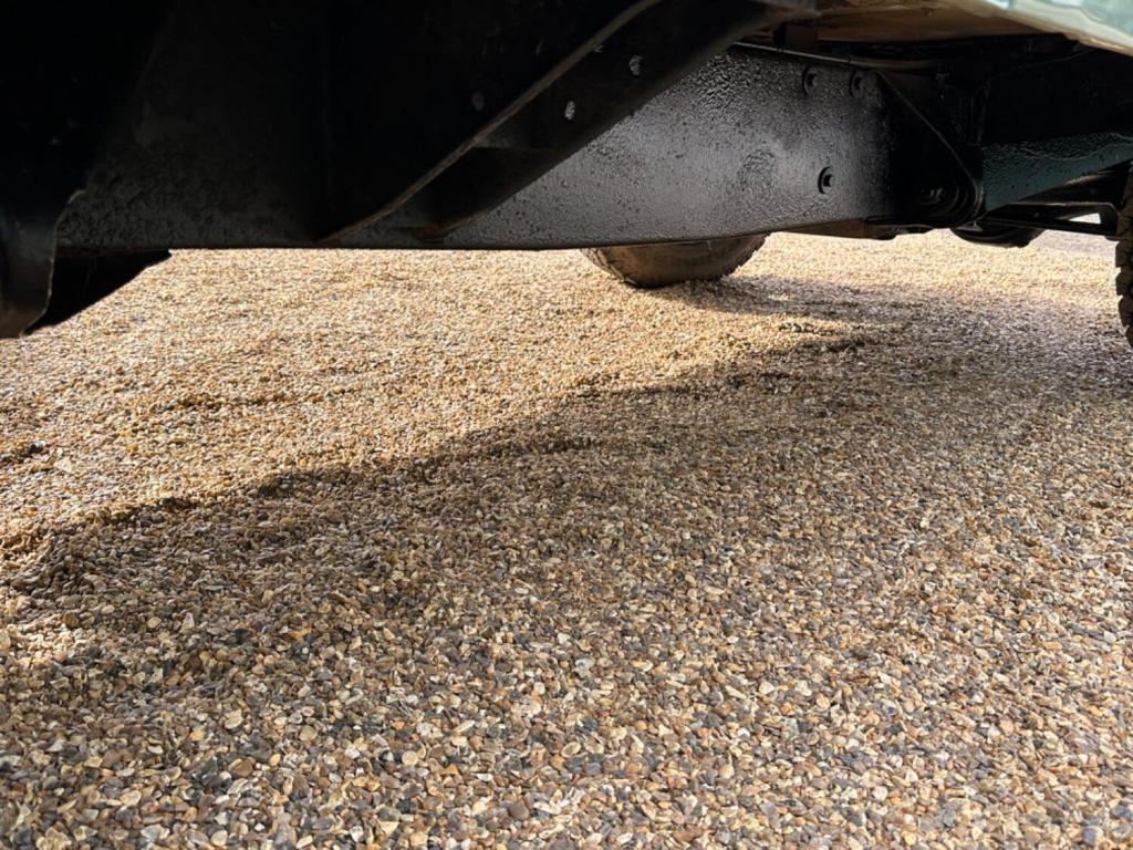 LAND ROVER DEFENDER 110