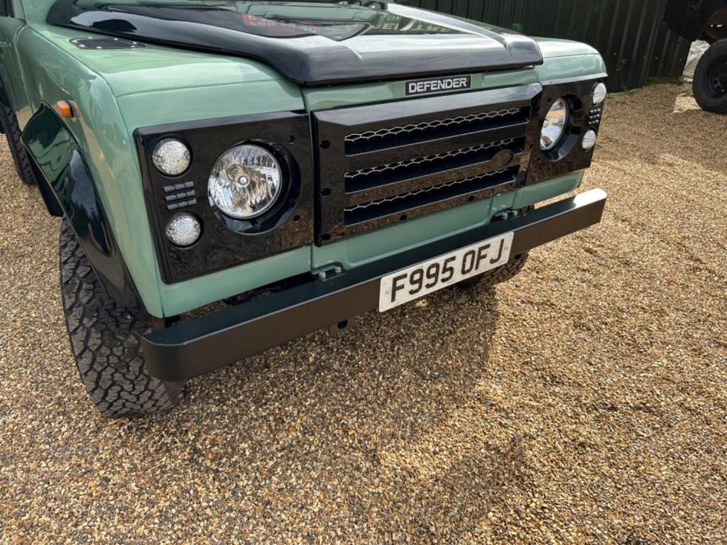 LAND ROVER DEFENDER 110