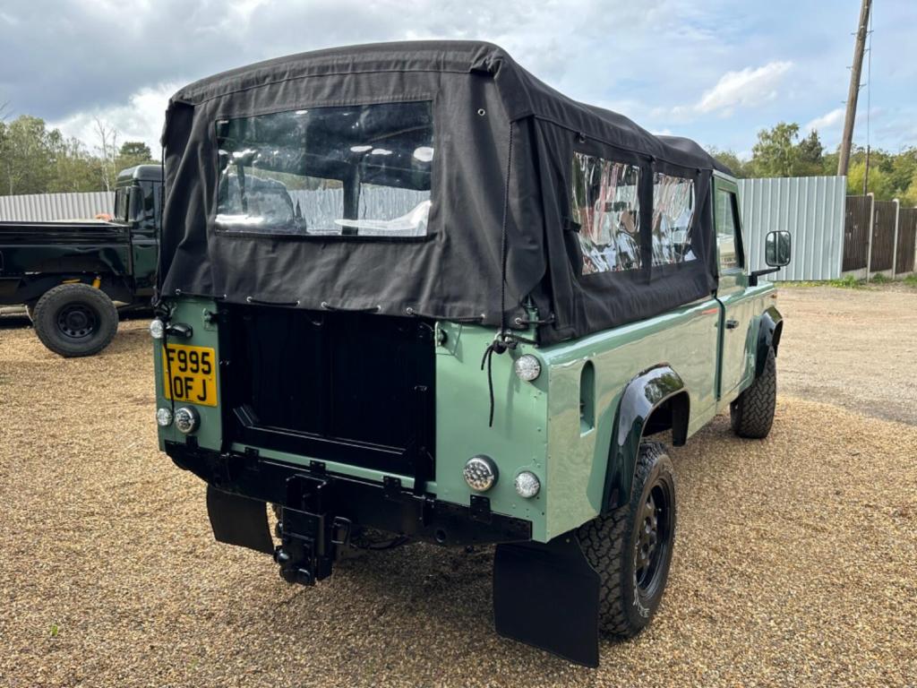 LAND ROVER DEFENDER 110