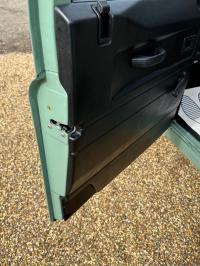 LAND ROVER DEFENDER 110