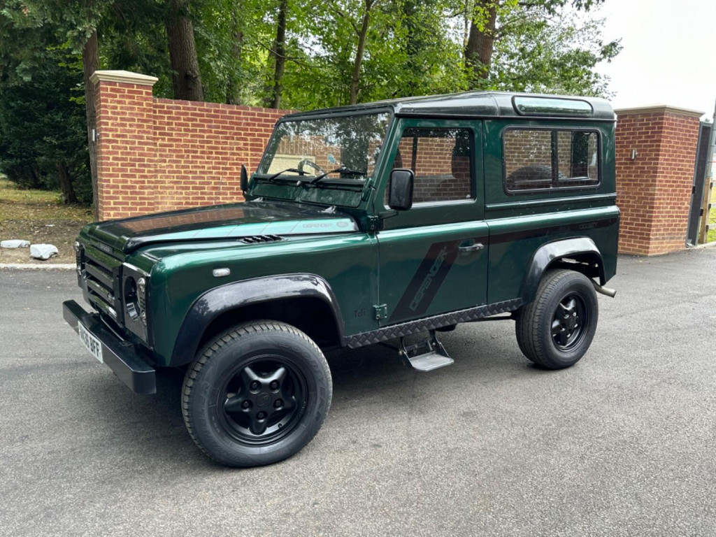 LAND ROVER DEFENDER 90
