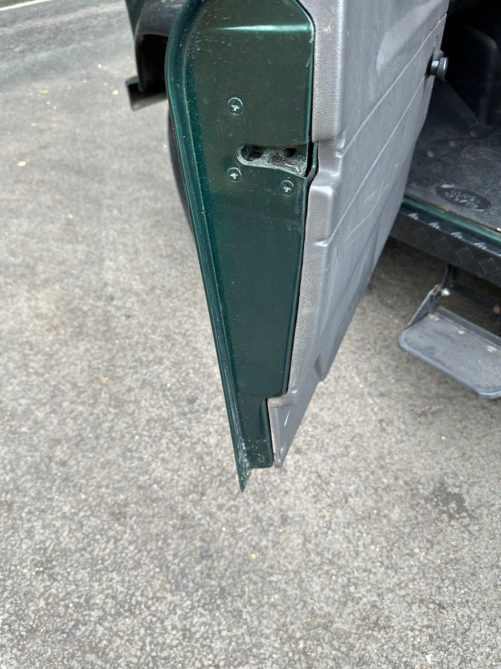 LAND ROVER DEFENDER 90