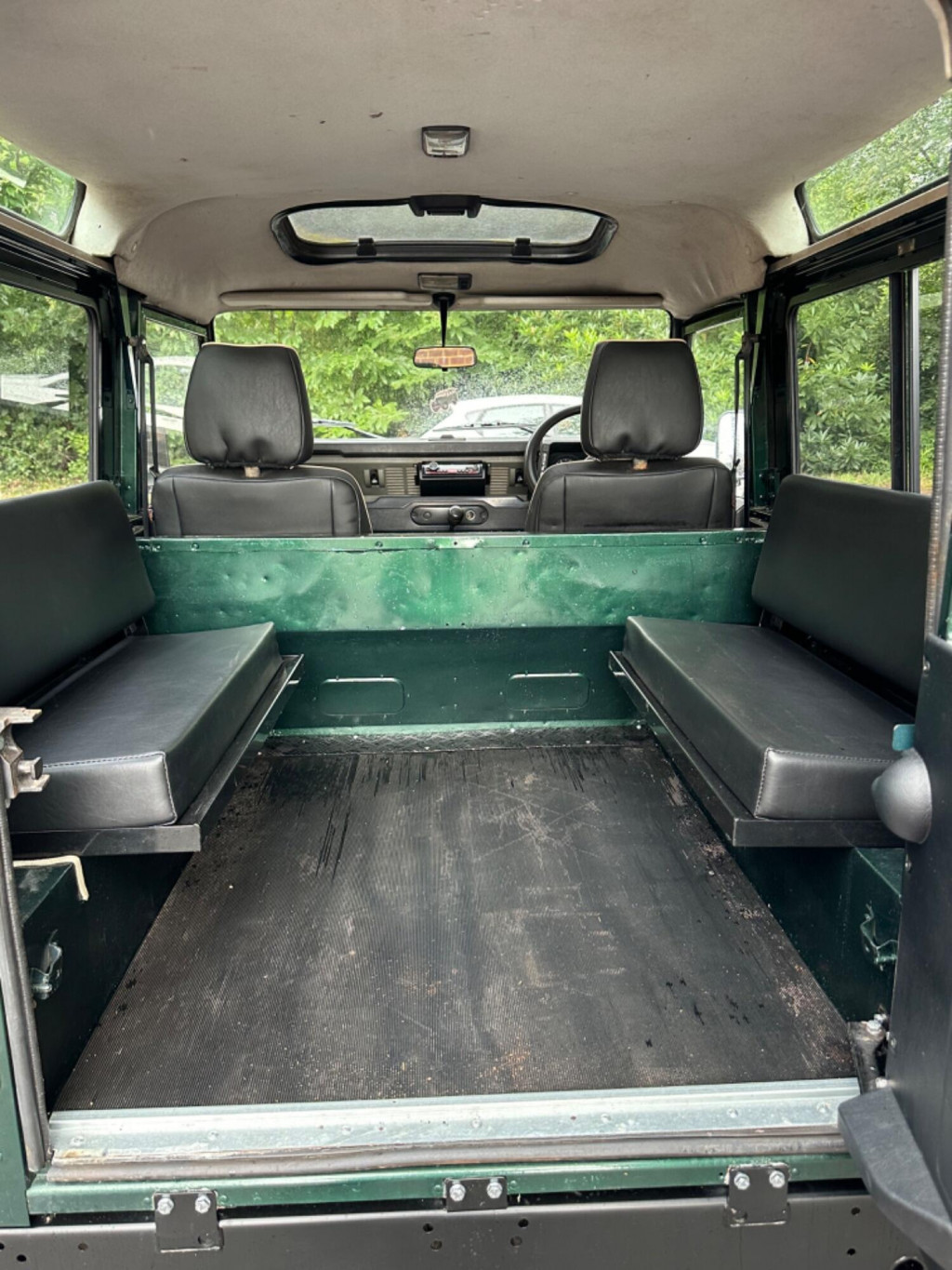 LAND ROVER DEFENDER 90