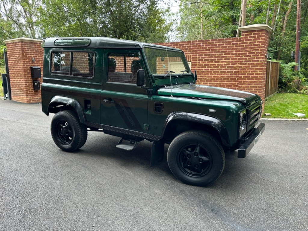 LAND ROVER DEFENDER 90