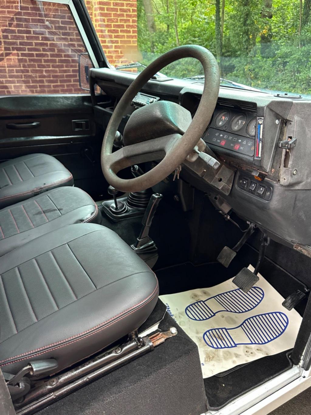 LAND ROVER DEFENDER 110