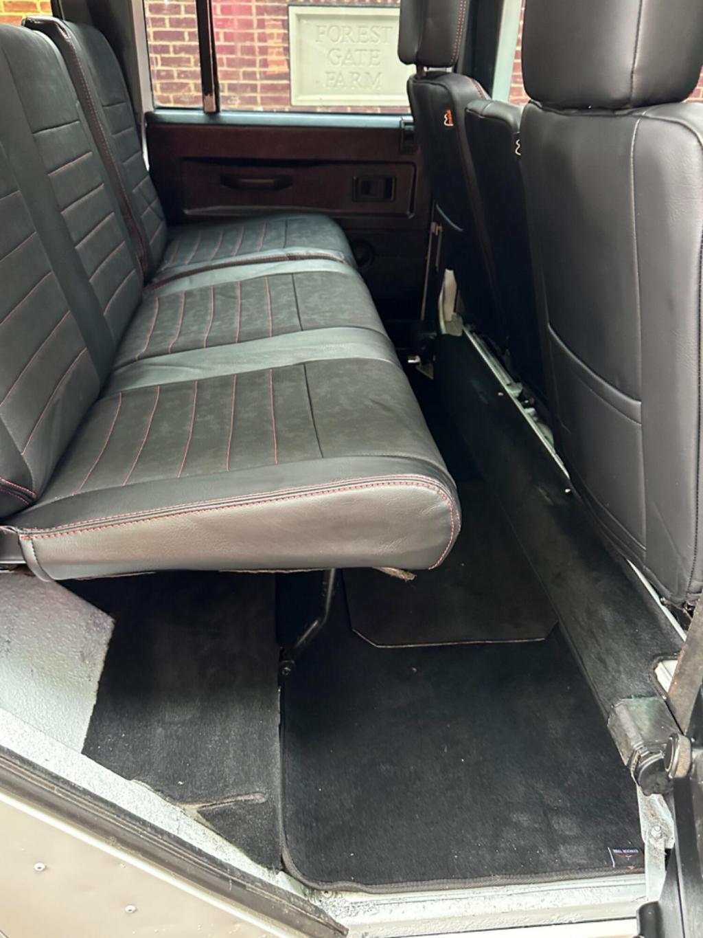 LAND ROVER DEFENDER 110