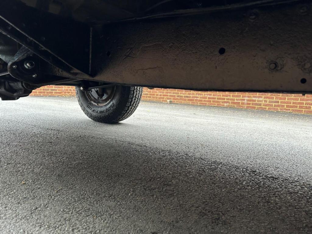 LAND ROVER DEFENDER 110