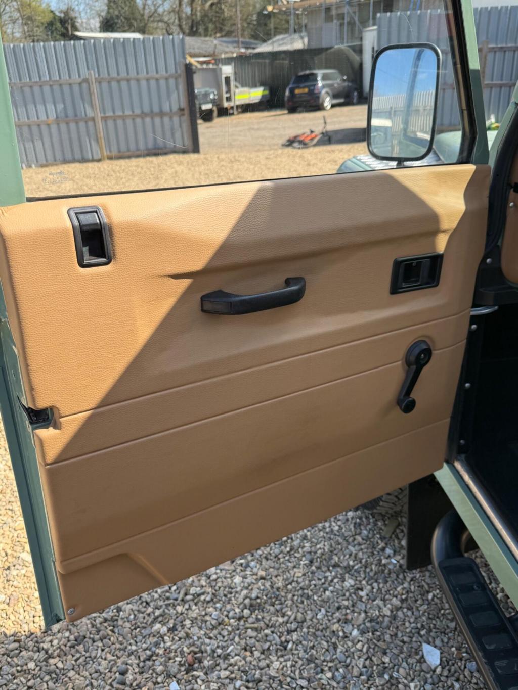 LAND ROVER DEFENDER 110