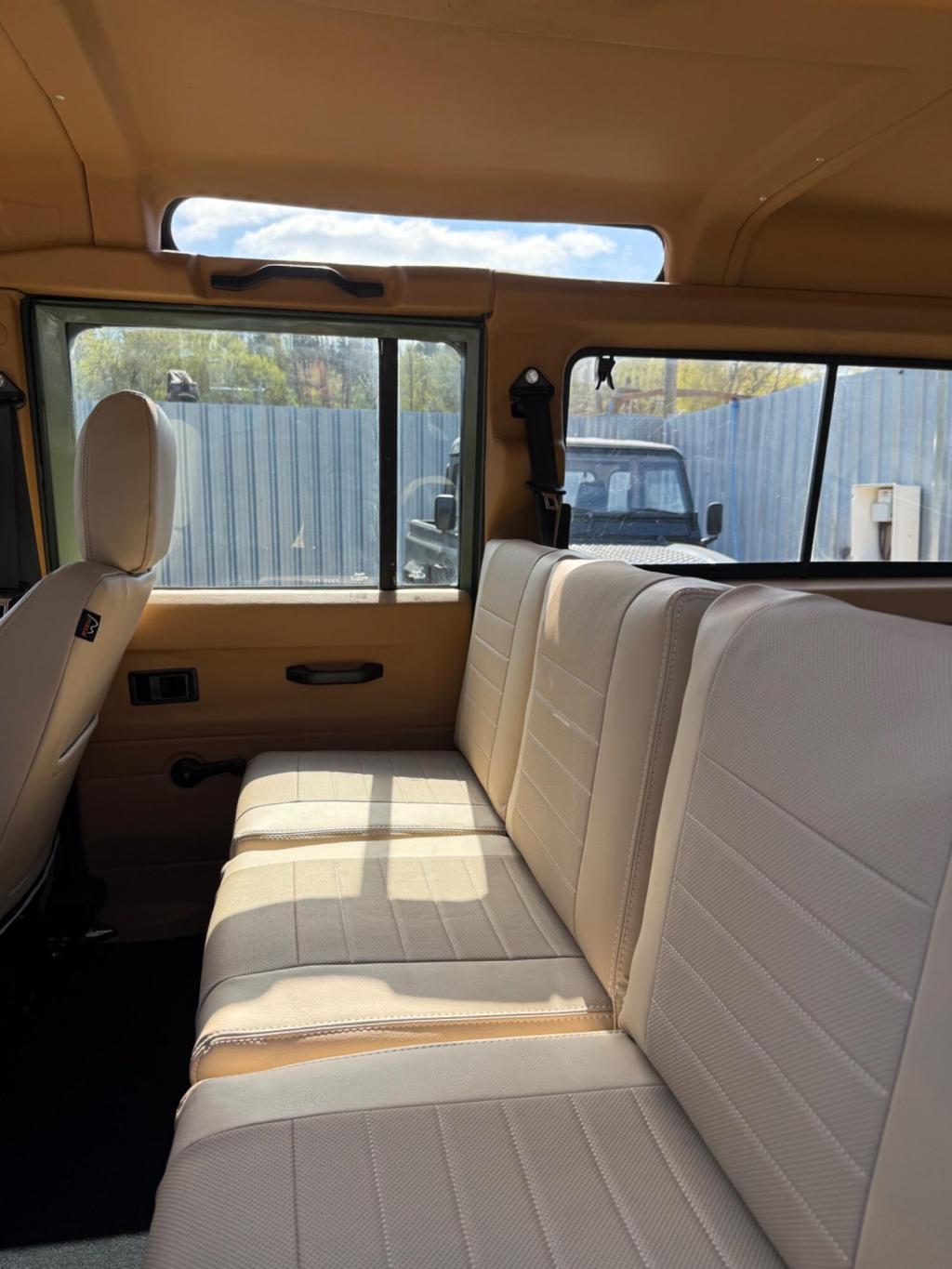 LAND ROVER DEFENDER 110