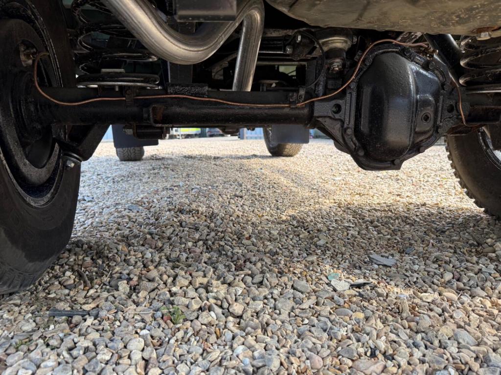 LAND ROVER DEFENDER 110