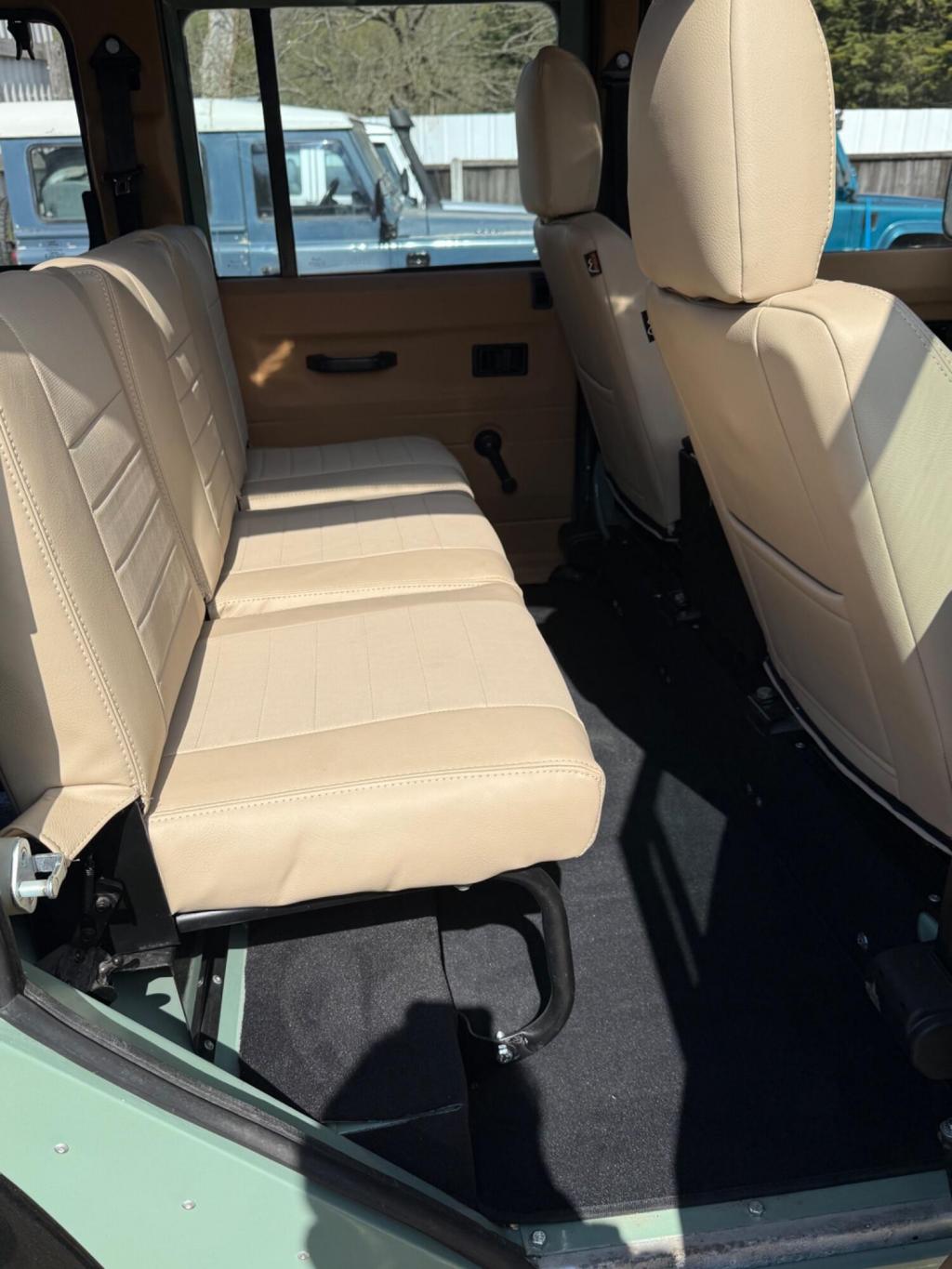 LAND ROVER DEFENDER 110