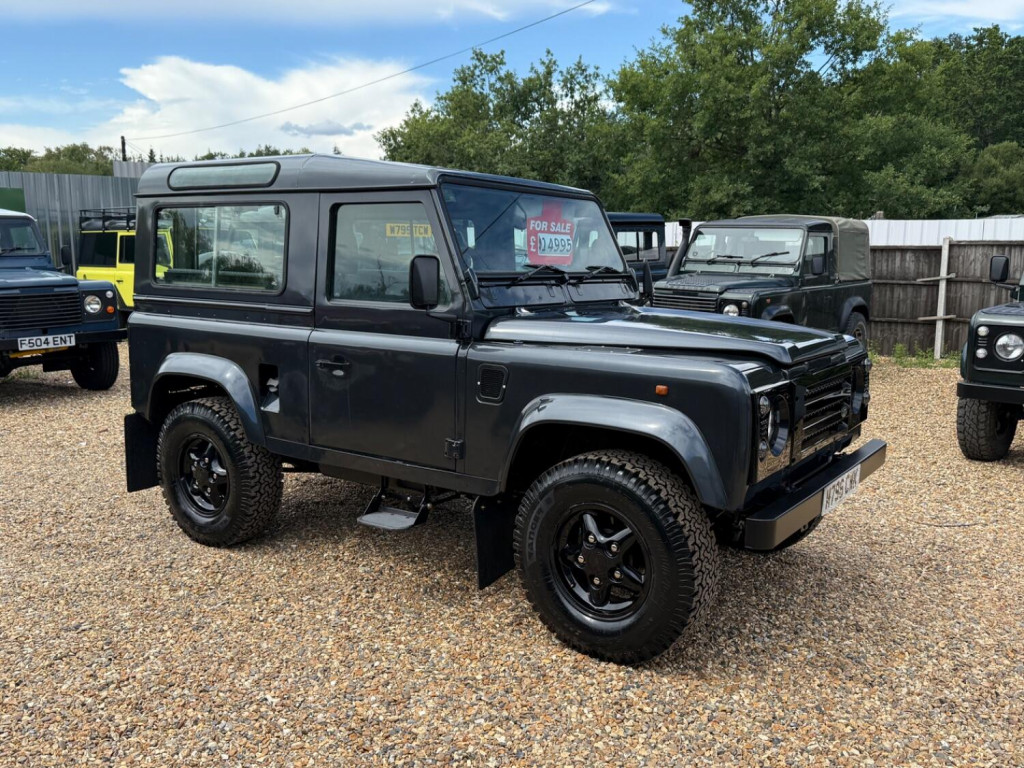 LAND ROVER DEFENDER 90