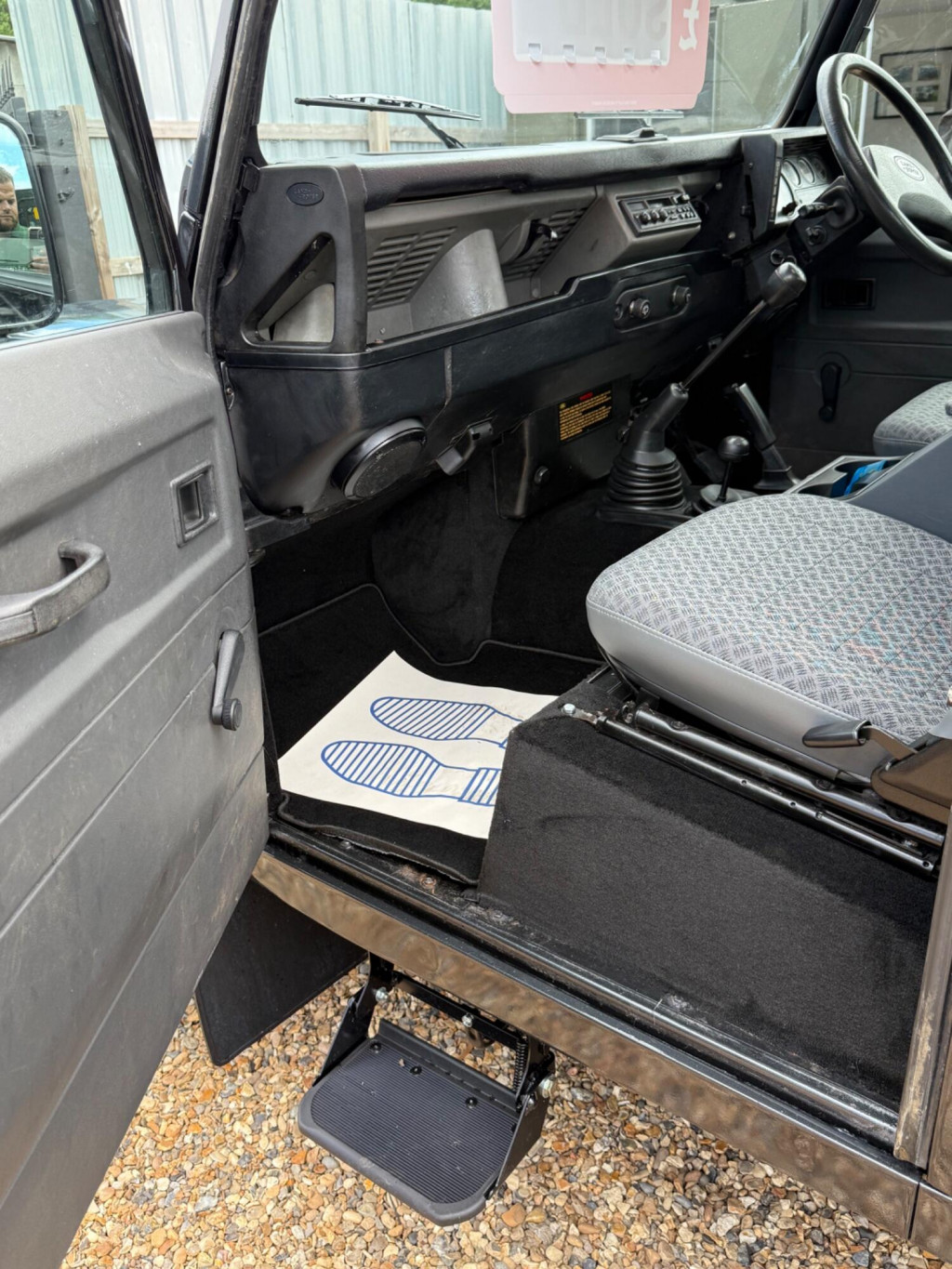LAND ROVER DEFENDER 90