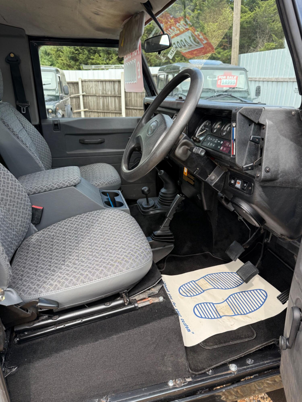 LAND ROVER DEFENDER 90