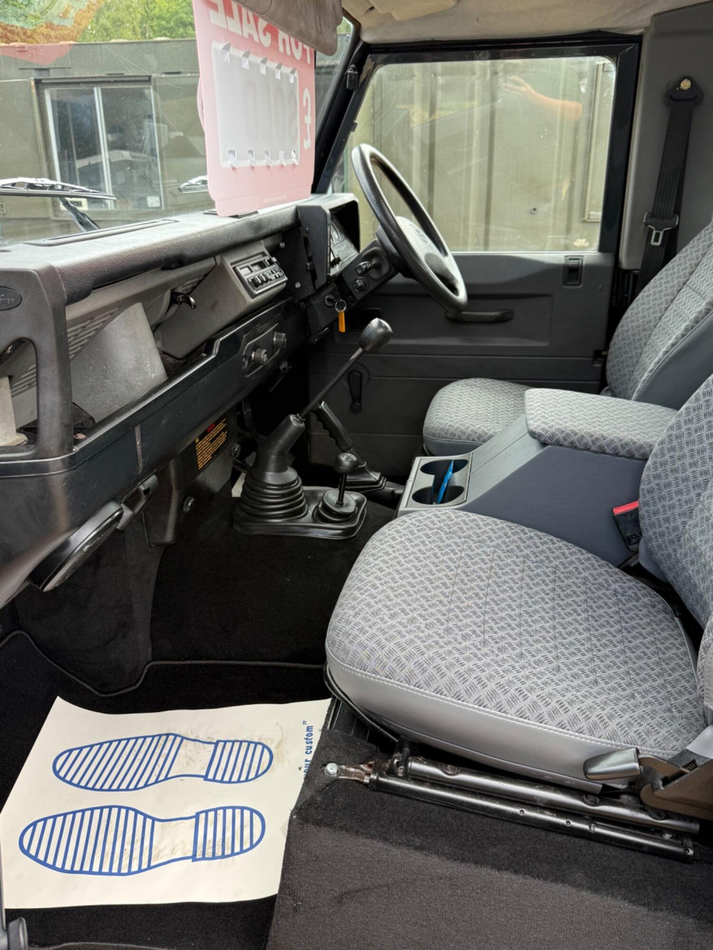 LAND ROVER DEFENDER 90