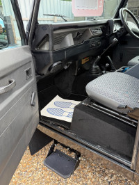 LAND ROVER DEFENDER 90
