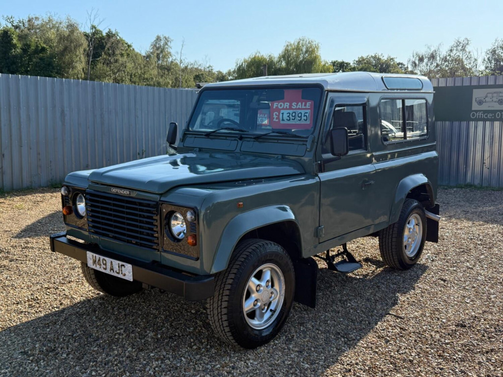 LAND ROVER DEFENDER 90
