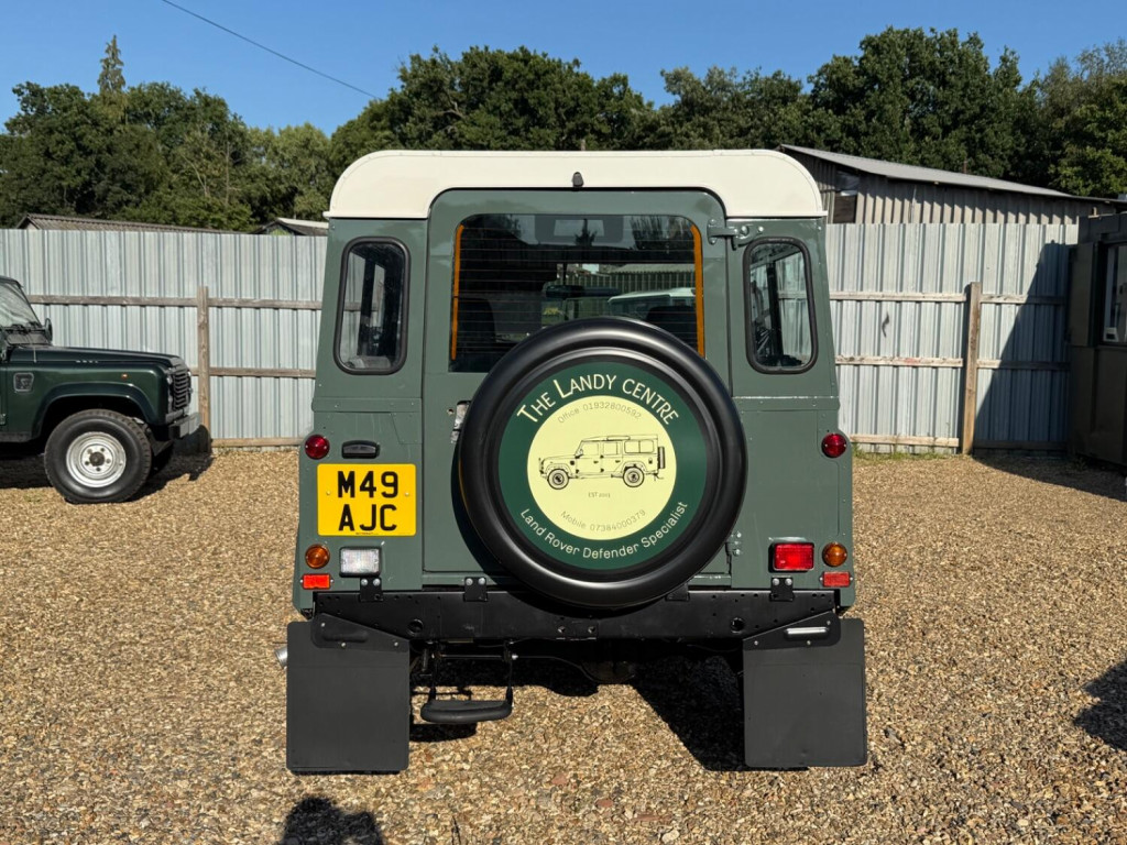 LAND ROVER DEFENDER 90