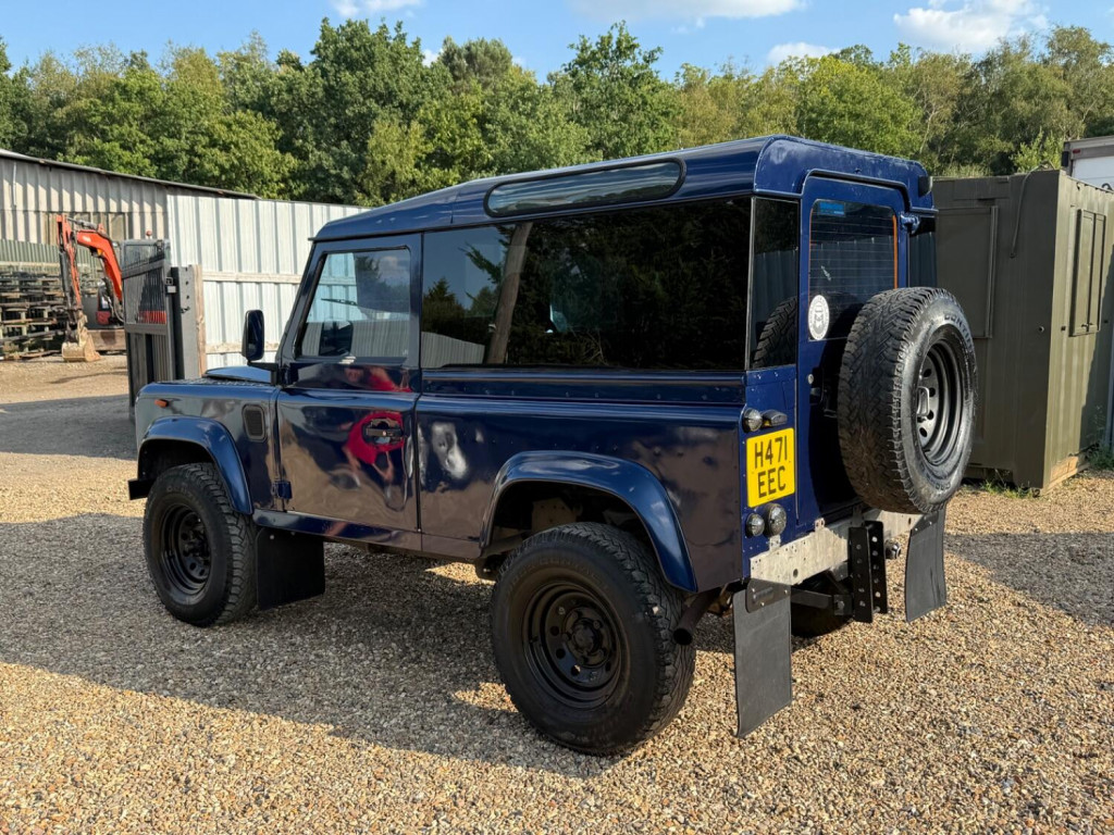 LAND ROVER DEFENDER 90