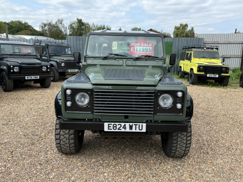 LAND ROVER DEFENDER 90