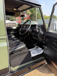 LAND ROVER DEFENDER 90