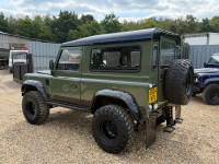 LAND ROVER DEFENDER 90