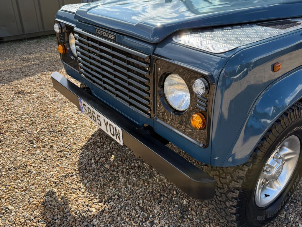 LAND ROVER DEFENDER 110