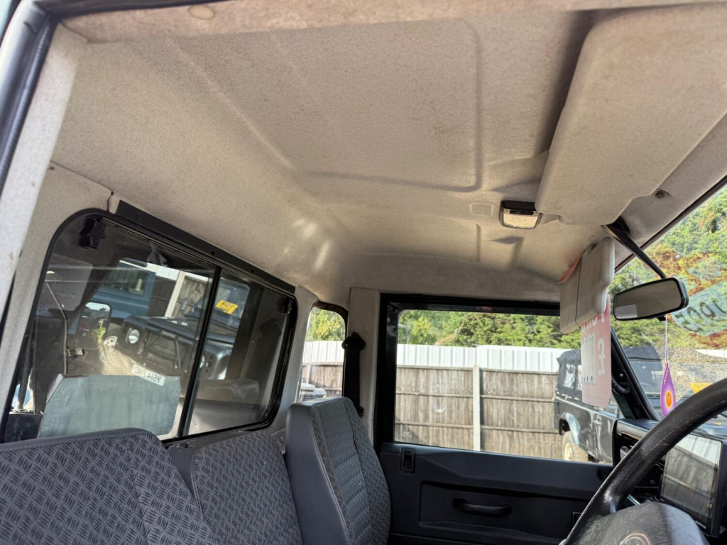LAND ROVER DEFENDER 90