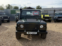 LAND ROVER DEFENDER 90