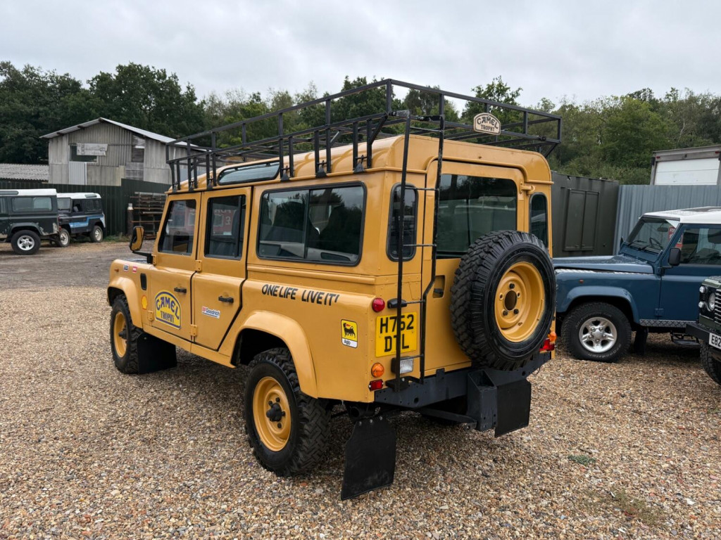 LAND ROVER DEFENDER 110