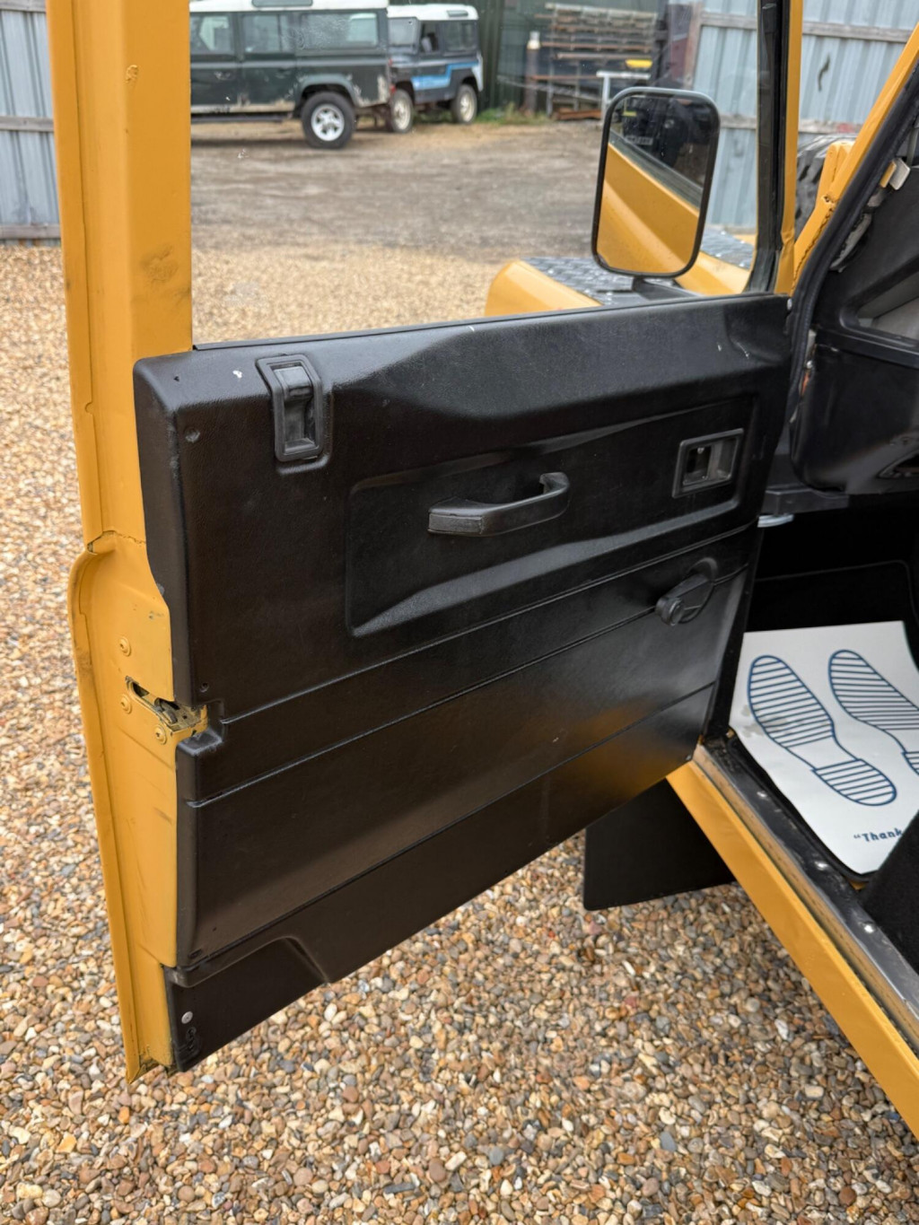 LAND ROVER DEFENDER 110