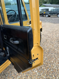 LAND ROVER DEFENDER 110