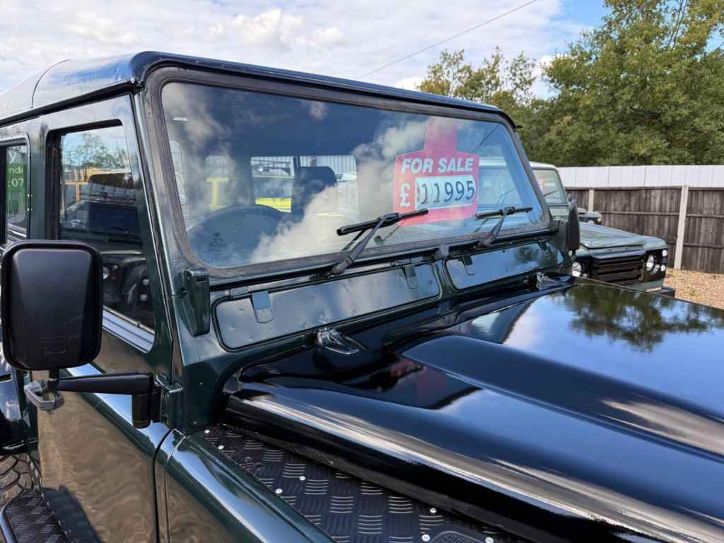 LAND ROVER DEFENDER 90
