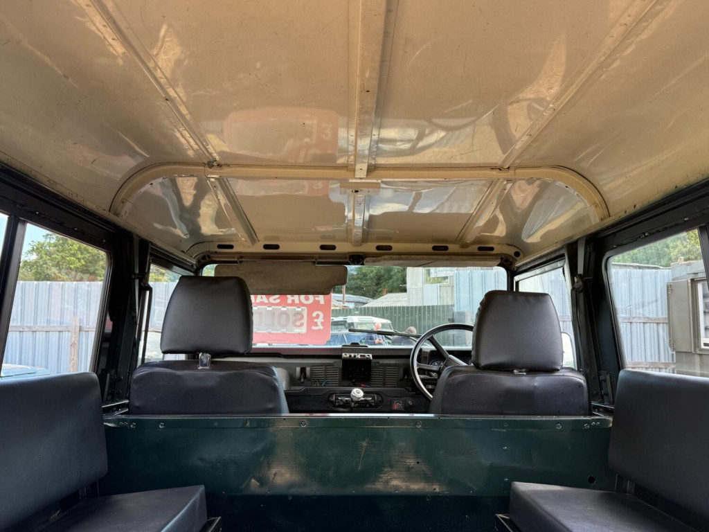 LAND ROVER DEFENDER 90