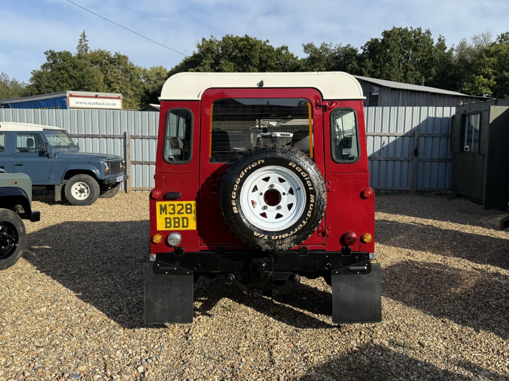 LAND ROVER DEFENDER 90