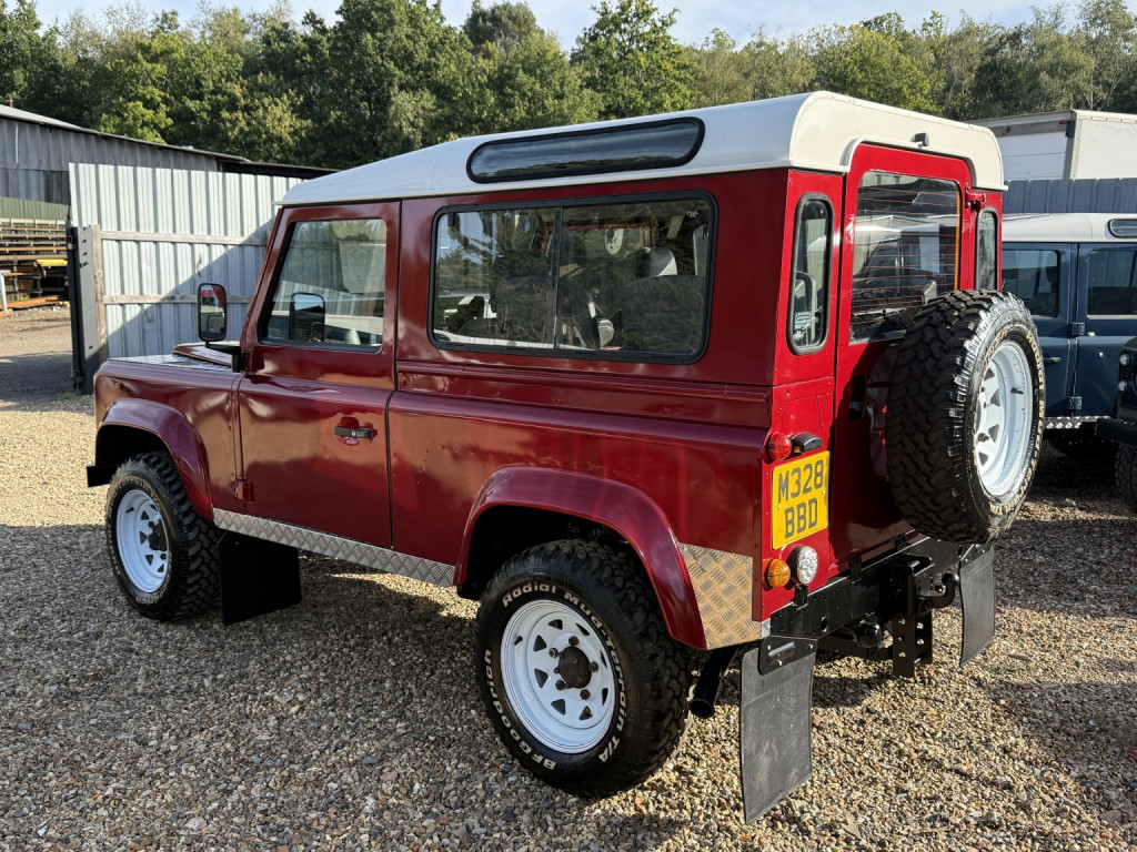 LAND ROVER DEFENDER 90