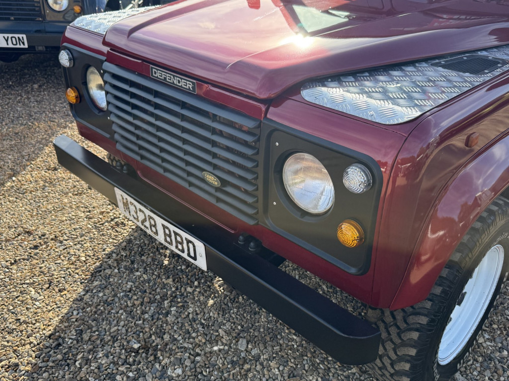 LAND ROVER DEFENDER 90