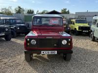 LAND ROVER DEFENDER 90