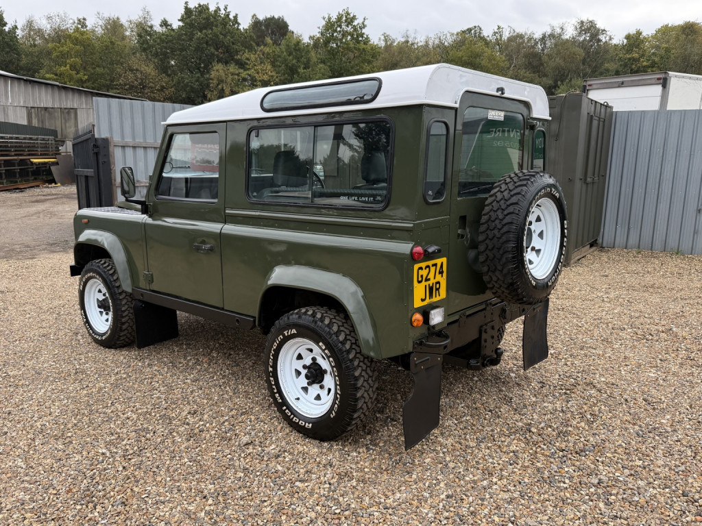 LAND ROVER DEFENDER 90