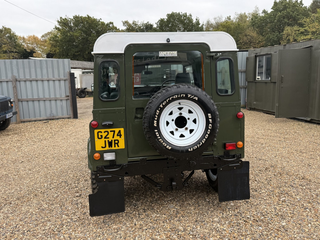 LAND ROVER DEFENDER 90