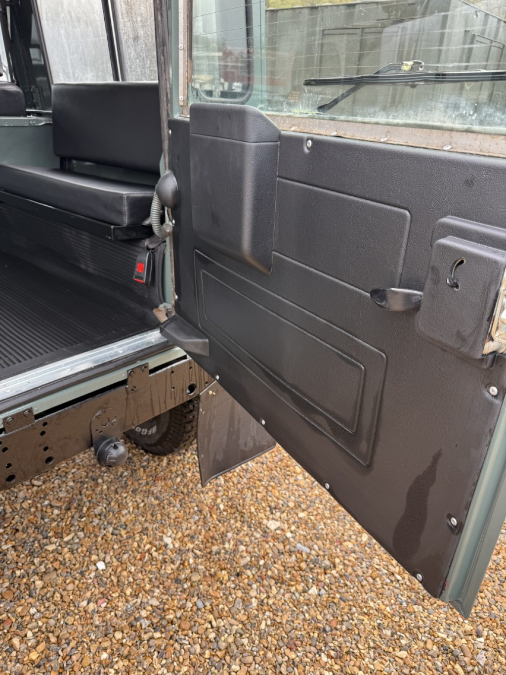 LAND ROVER DEFENDER 90