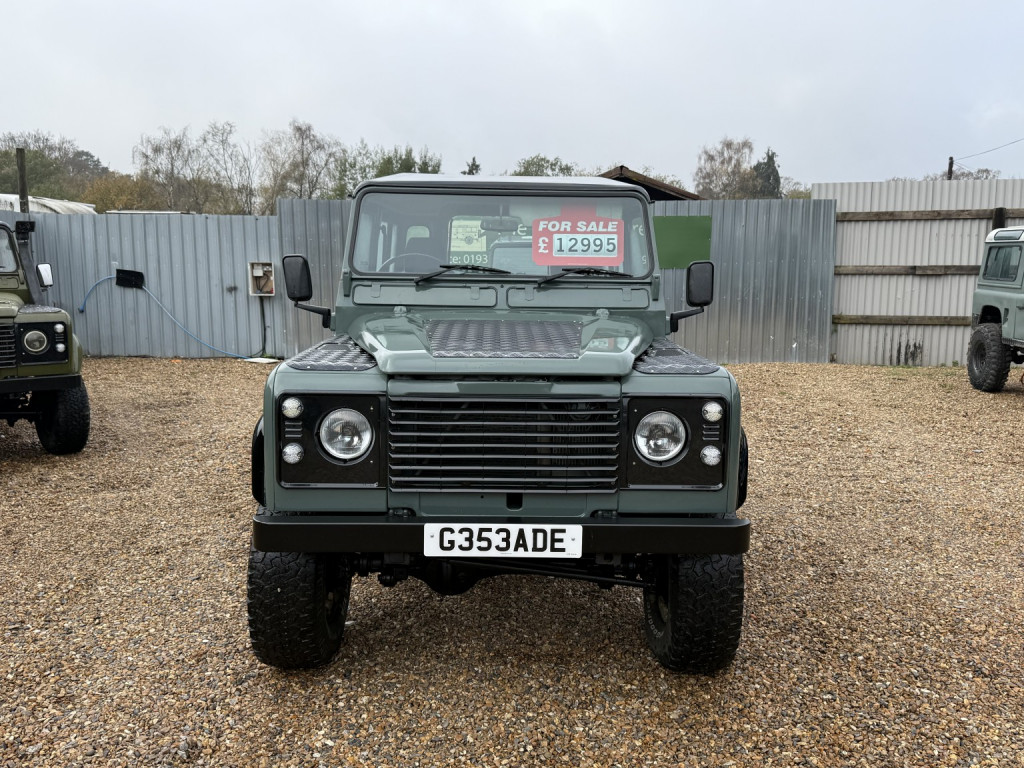 LAND ROVER DEFENDER 90
