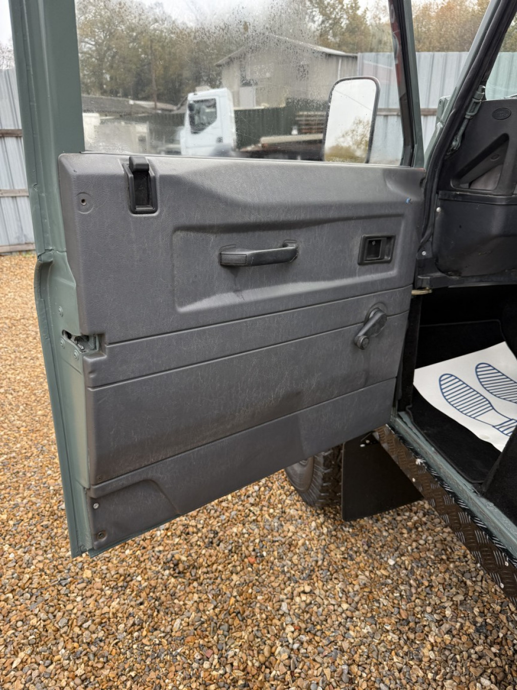 LAND ROVER DEFENDER 90