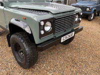 LAND ROVER DEFENDER 90