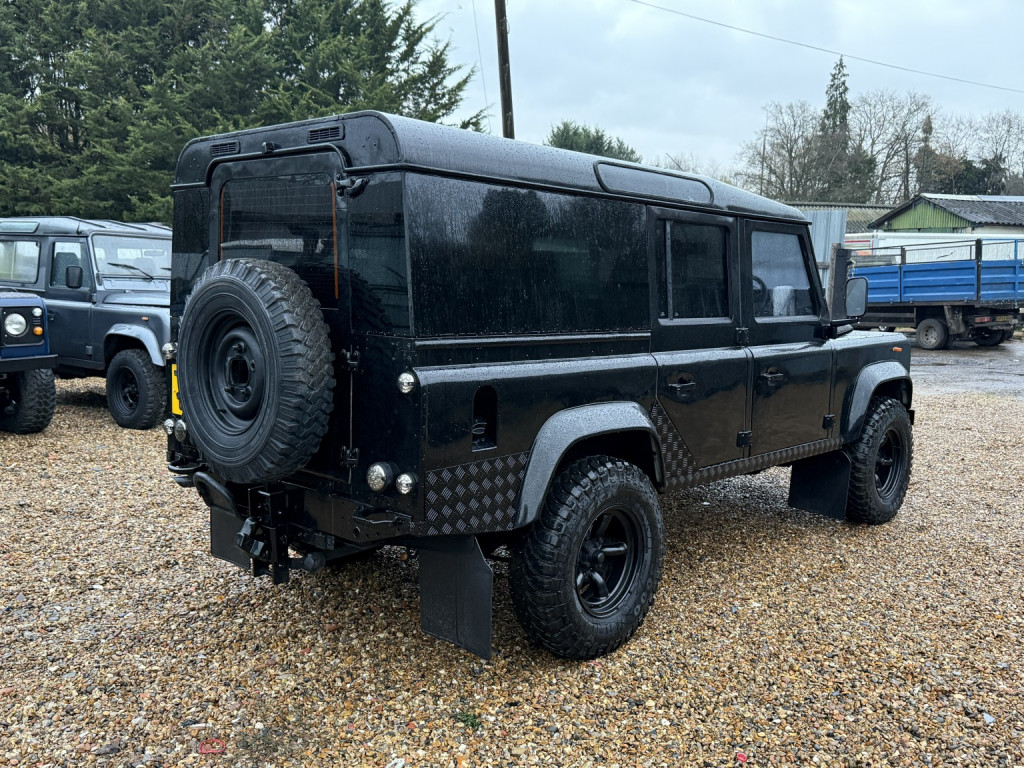 LAND ROVER DEFENDER 110