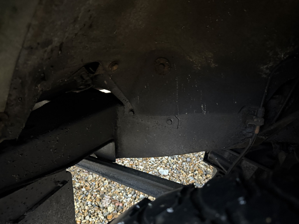 LAND ROVER DEFENDER 110