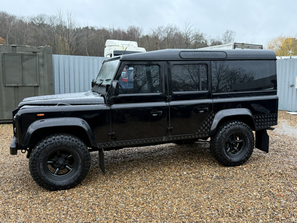 LAND ROVER DEFENDER 110